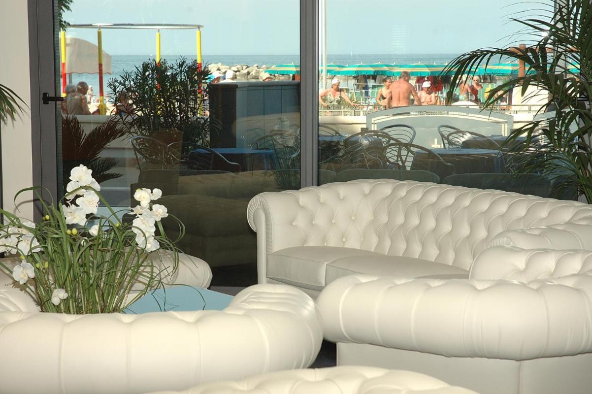 Hotel Foschi-Peninsula Bellaria-Igea Marina Exterior photo