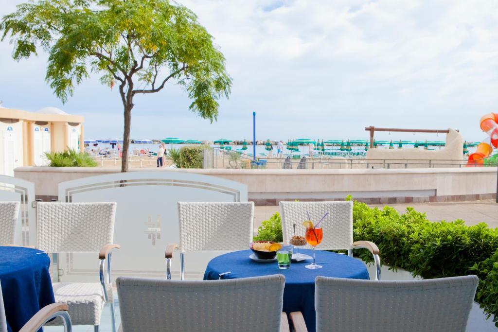 Hotel Foschi-Peninsula Bellaria-Igea Marina Exterior photo