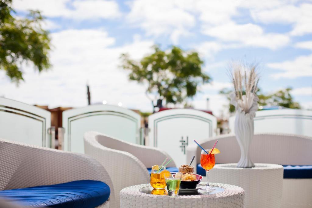 Hotel Foschi-Peninsula Bellaria-Igea Marina Exterior photo